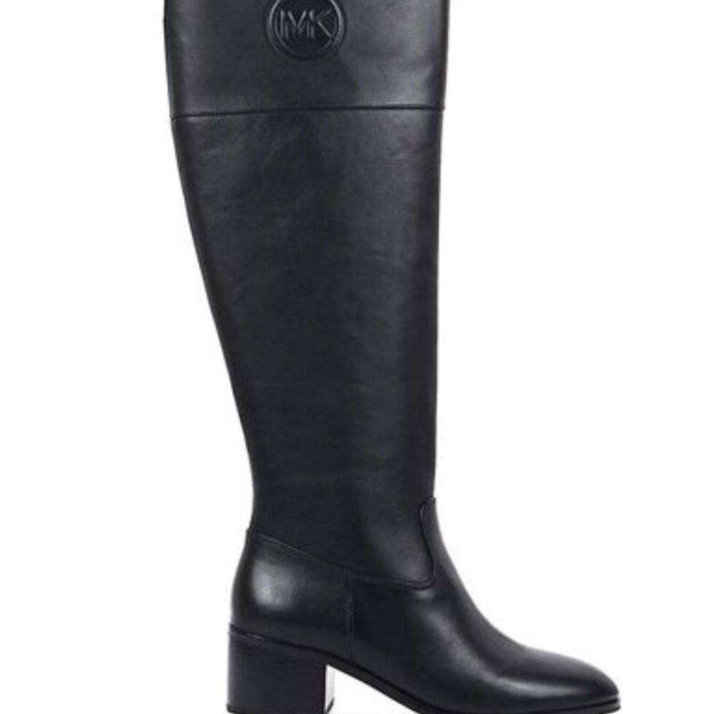 Michael Kors leathers black booties with box